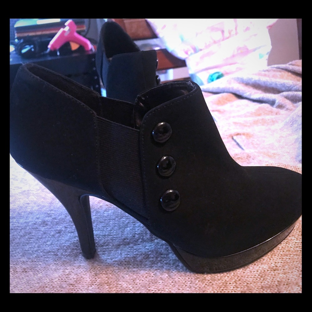 Kenneth Cole, Ankle Boot - Black Suede (8M).